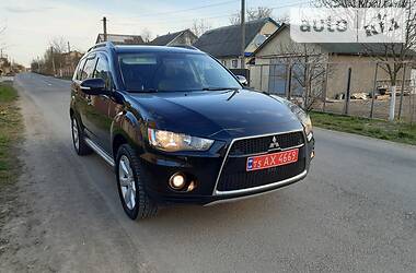 Внедорожник / Кроссовер Mitsubishi Outlander XL 2010 в 