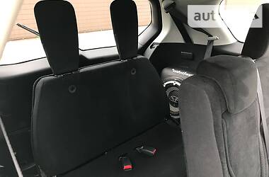 Позашляховик / Кросовер Mitsubishi Outlander XL 2011 в 