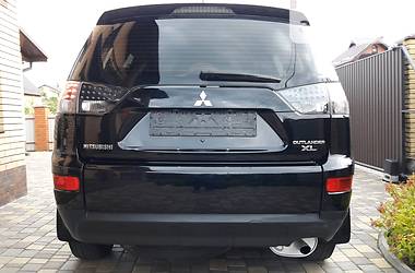 Позашляховик / Кросовер Mitsubishi Outlander XL 2009 в 