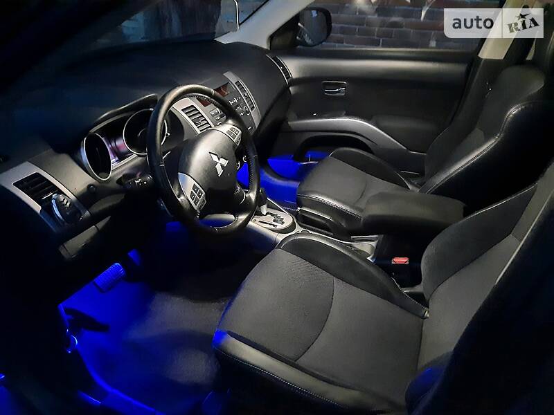 Позашляховик / Кросовер Mitsubishi Outlander XL 2011 в Тернополі