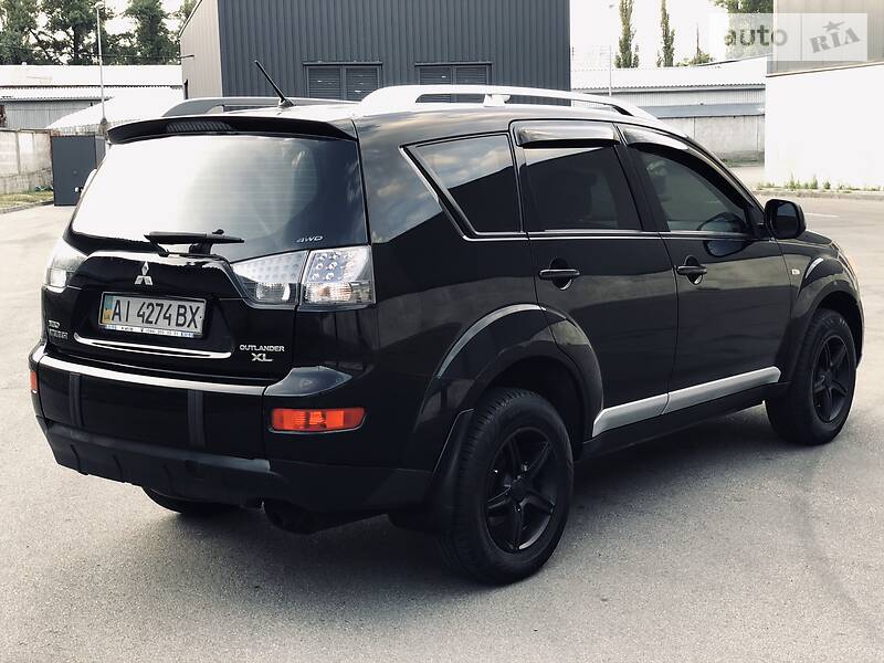 Позашляховик / Кросовер Mitsubishi Outlander XL 2008 в Києві