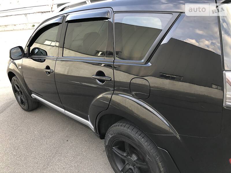 Позашляховик / Кросовер Mitsubishi Outlander XL 2008 в Києві