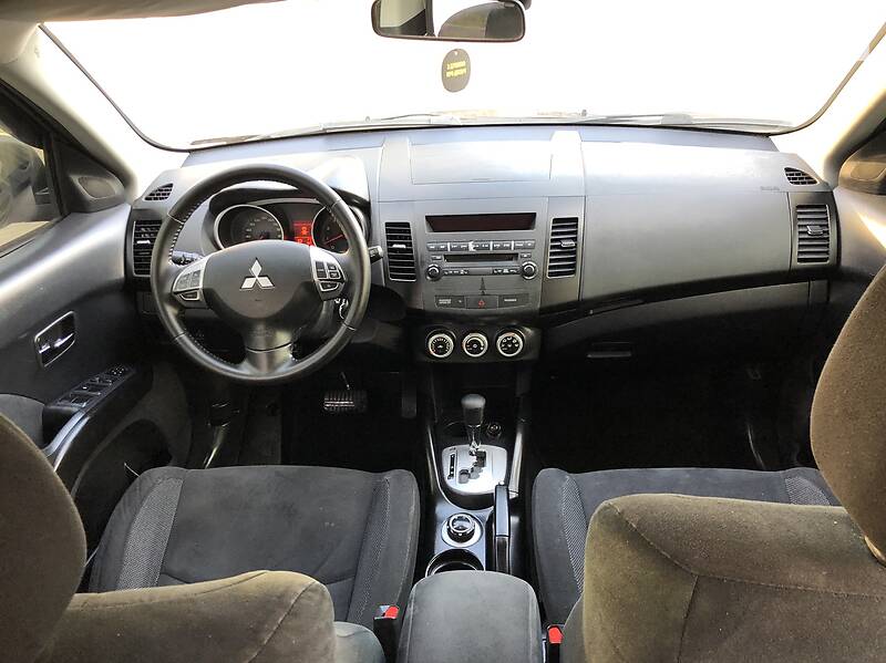 Позашляховик / Кросовер Mitsubishi Outlander XL 2008 в Києві