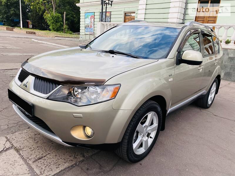 Позашляховик / Кросовер Mitsubishi Outlander XL 2008 в Кам'янському