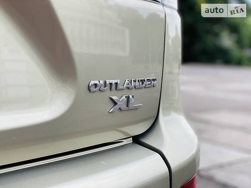 Позашляховик / Кросовер Mitsubishi Outlander XL 2008 в Кам'янському