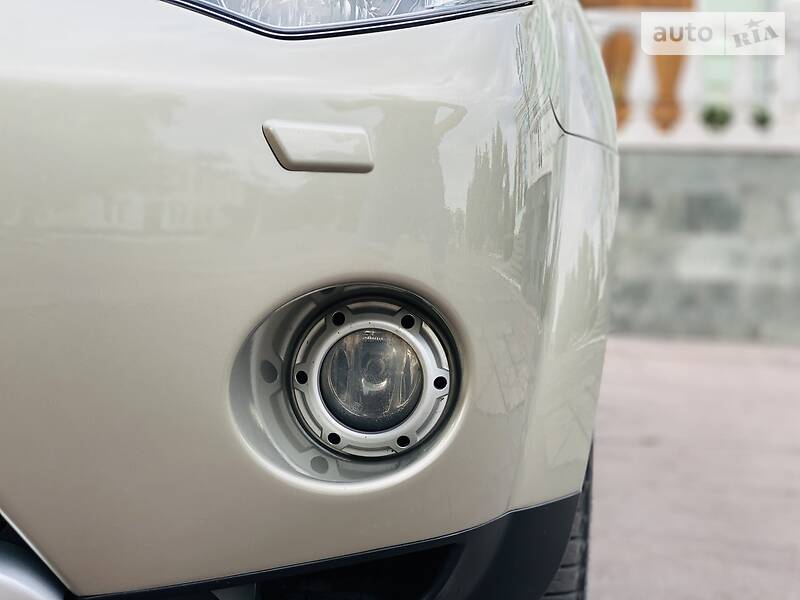 Позашляховик / Кросовер Mitsubishi Outlander XL 2008 в Кам'янському