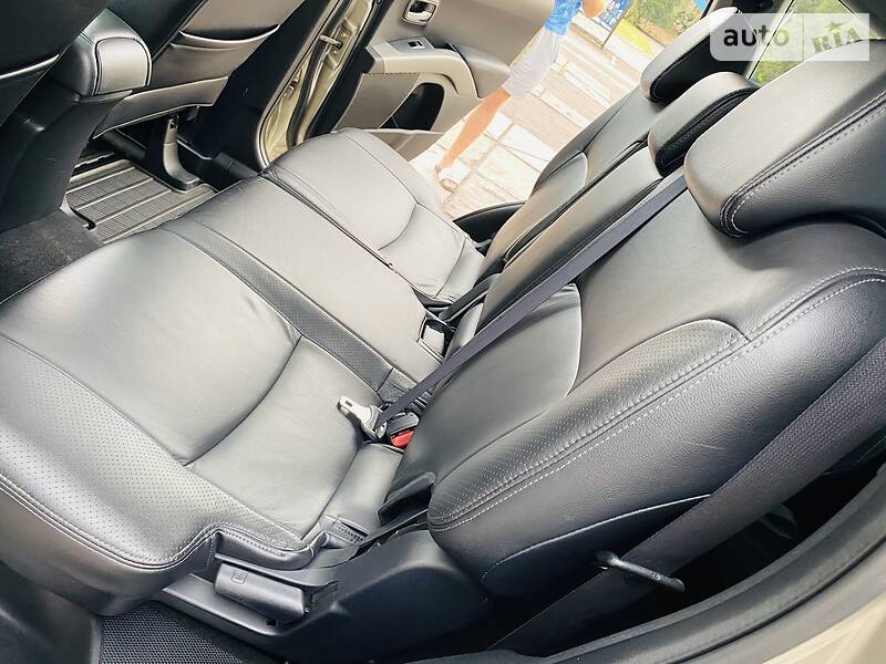Позашляховик / Кросовер Mitsubishi Outlander XL 2008 в Кам'янському