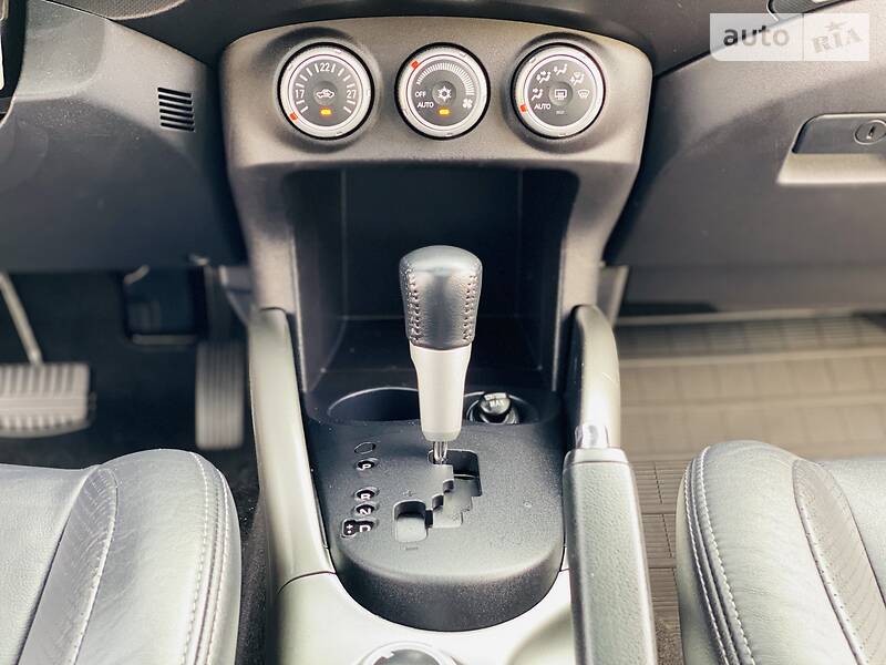 Позашляховик / Кросовер Mitsubishi Outlander XL 2008 в Кам'янському