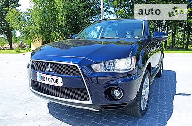 Внедорожник / Кроссовер Mitsubishi Outlander XL 2011 в Коломые