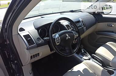 Внедорожник / Кроссовер Mitsubishi Outlander XL 2011 в Коломые