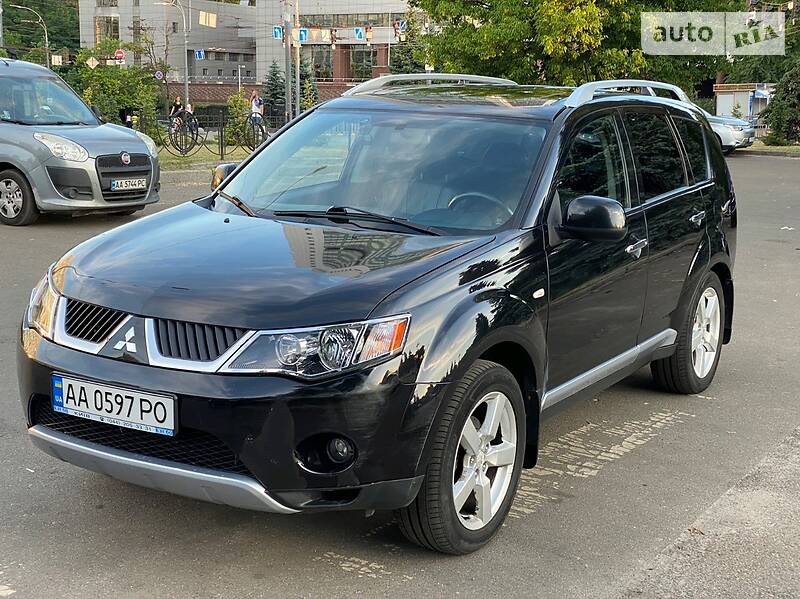 Позашляховик / Кросовер Mitsubishi Outlander XL 2008 в Києві