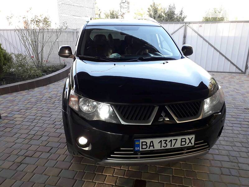 Внедорожник / Кроссовер Mitsubishi Outlander XL 2008 в Светловодске