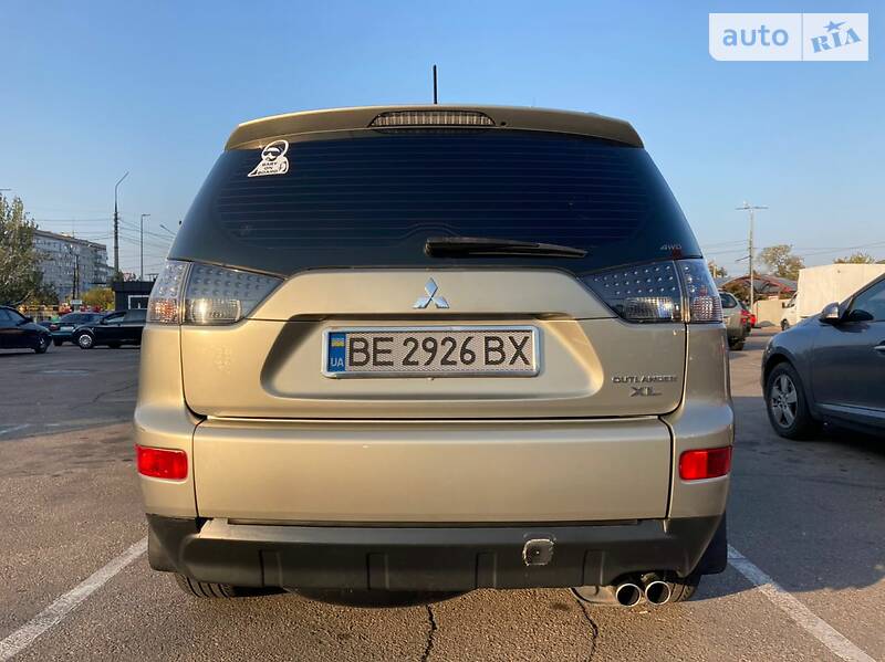 Внедорожник / Кроссовер Mitsubishi Outlander XL 2008 в Черновцах