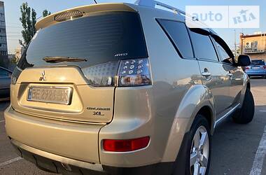 Внедорожник / Кроссовер Mitsubishi Outlander XL 2008 в 