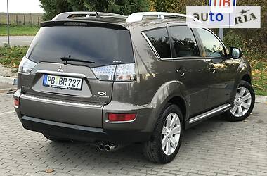 Внедорожник / Кроссовер Mitsubishi Outlander XL 2011 в Львове