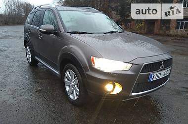 Внедорожник / Кроссовер Mitsubishi Outlander XL 2010 в Ровно