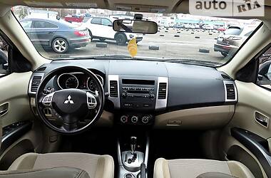 Внедорожник / Кроссовер Mitsubishi Outlander XL 2011 в Черкассах