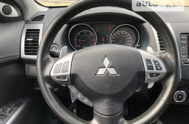 Позашляховик / Кросовер Mitsubishi Outlander XL 2011 в Луцьку