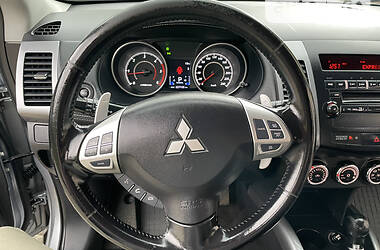 Внедорожник / Кроссовер Mitsubishi Outlander XL 2010 в Иршаве