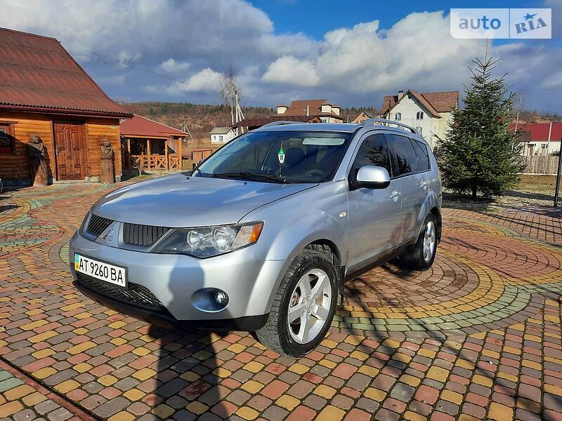 Mitsubishi Outlander XL
