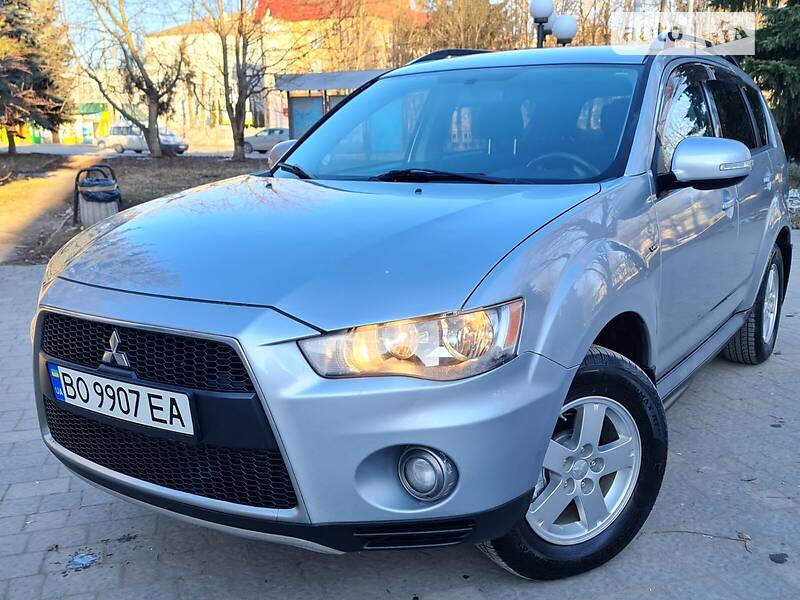 Внедорожник / Кроссовер Mitsubishi Outlander XL 2011 в Тернополе