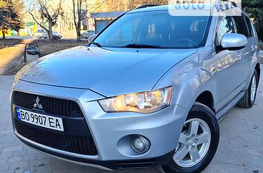 Mitsubishi Outlander XL 2011