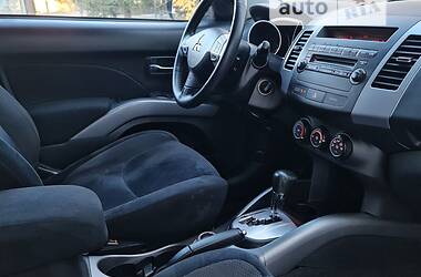 Внедорожник / Кроссовер Mitsubishi Outlander XL 2011 в Тернополе