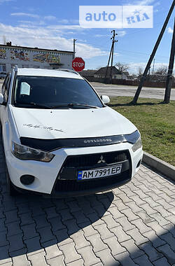 Mitsubishi Outlander XL 2010