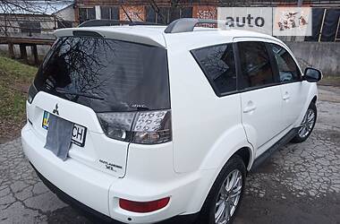 Внедорожник / Кроссовер Mitsubishi Outlander XL 2011 в Житомире