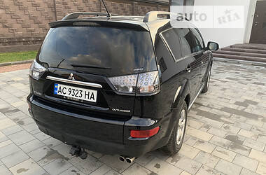 Внедорожник / Кроссовер Mitsubishi Outlander XL 2011 в Луцке