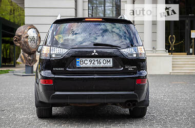 Внедорожник / Кроссовер Mitsubishi Outlander XL 2007 в 
