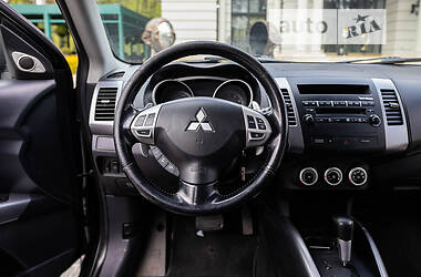 Внедорожник / Кроссовер Mitsubishi Outlander XL 2007 в 
