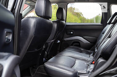 Внедорожник / Кроссовер Mitsubishi Outlander XL 2007 в 