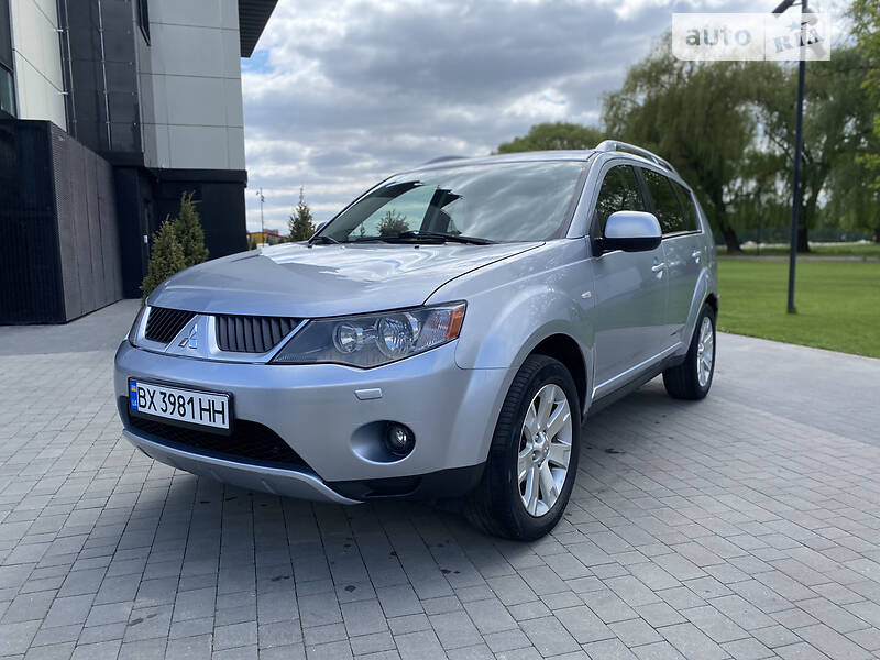 Внедорожник / Кроссовер Mitsubishi Outlander XL 2009 в Хмельницком