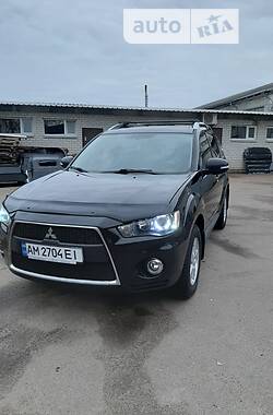 Mitsubishi Outlander XL 2011