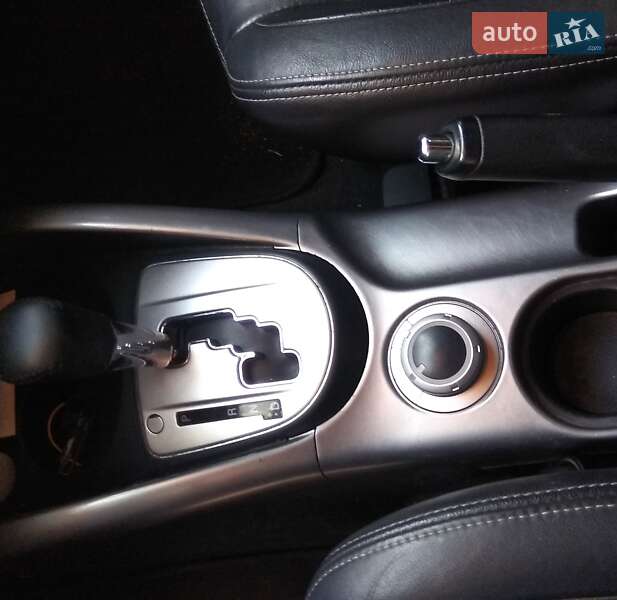 Позашляховик / Кросовер Mitsubishi Outlander XL 2008 в Житомирі