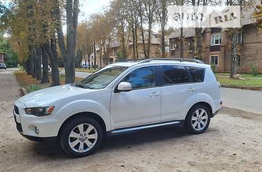 Mitsubishi Outlander XL 2010