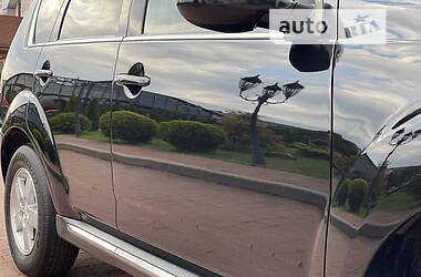 Внедорожник / Кроссовер Mitsubishi Outlander XL 2012 в 
