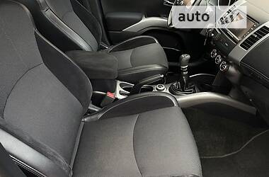 Внедорожник / Кроссовер Mitsubishi Outlander XL 2012 в 