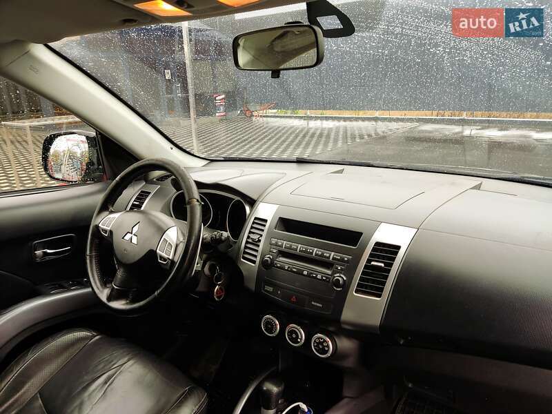 Внедорожник / Кроссовер Mitsubishi Outlander XL 2007 в Харькове