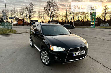 Позашляховик / Кросовер Mitsubishi Outlander XL 2010 в Івано-Франківську