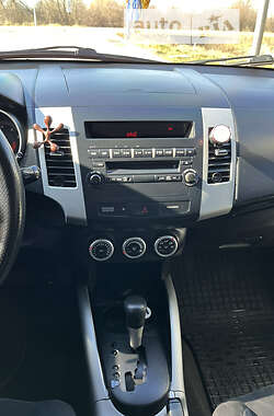 Внедорожник / Кроссовер Mitsubishi Outlander XL 2007 в 