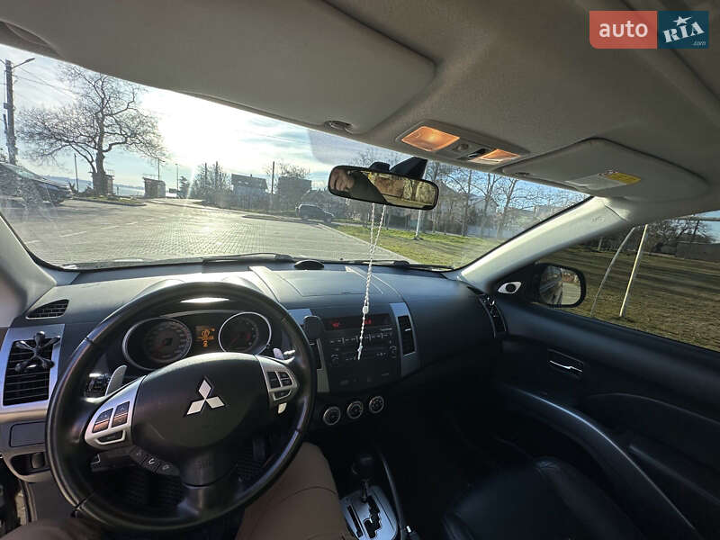 Внедорожник / Кроссовер Mitsubishi Outlander XL 2008 в Бердичеве