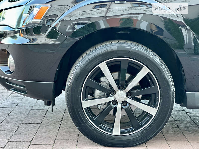 Внедорожник / Кроссовер Mitsubishi Outlander XL 2011 в Стрые