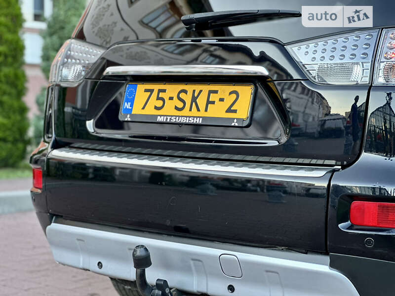 Внедорожник / Кроссовер Mitsubishi Outlander XL 2011 в Стрые