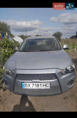 Mitsubishi Outlander XL 2010