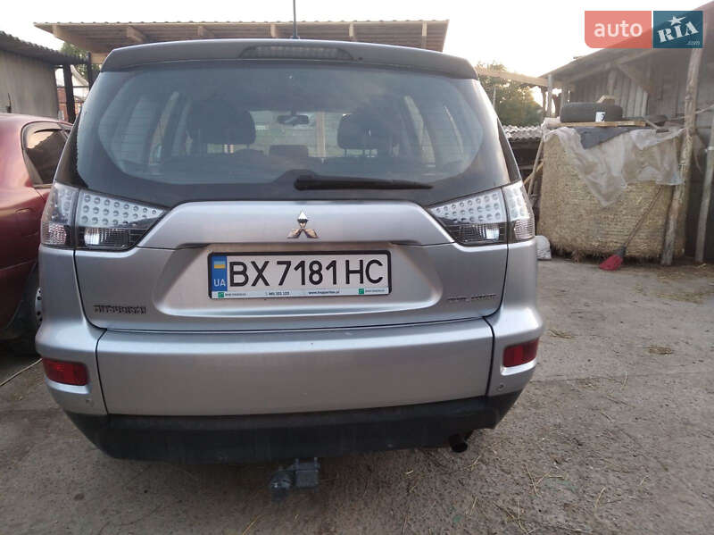 Позашляховик / Кросовер Mitsubishi Outlander XL 2010 в Полонному фото 8 Позашляховик / Кросовер Mitsubishi Outlander XL 2010 в Полонному