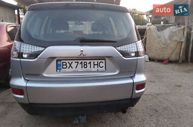 Внедорожник / Кроссовер Mitsubishi Outlander XL 2010 в 