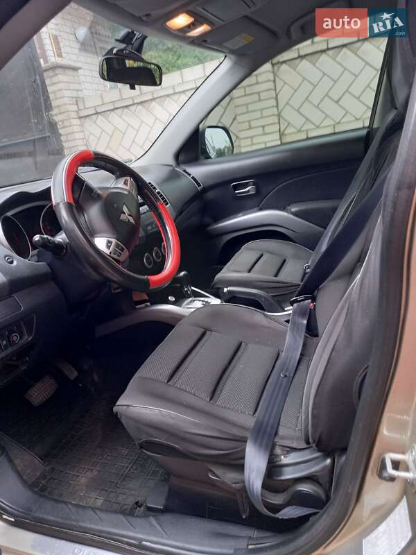 Позашляховик / Кросовер Mitsubishi Outlander XL 2008 в Первомайську фото 9 Позашляховик / Кросовер Mitsubishi Outlander XL 2008 в Первомайську