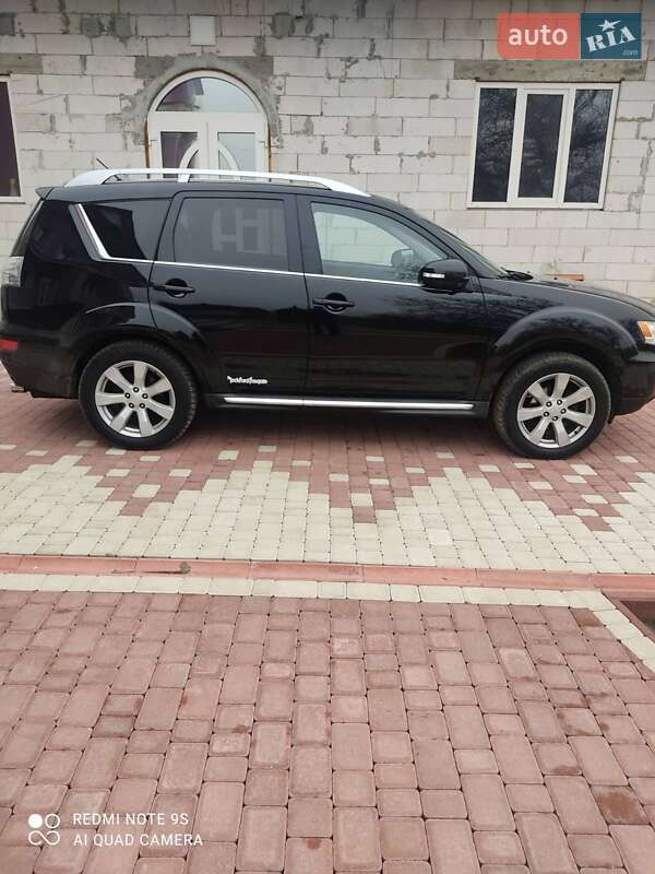 Позашляховик / Кросовер Mitsubishi Outlander XL 2010 в Чернівцях фото 6 Позашляховик / Кросовер Mitsubishi Outlander XL 2010 в Чернівцях